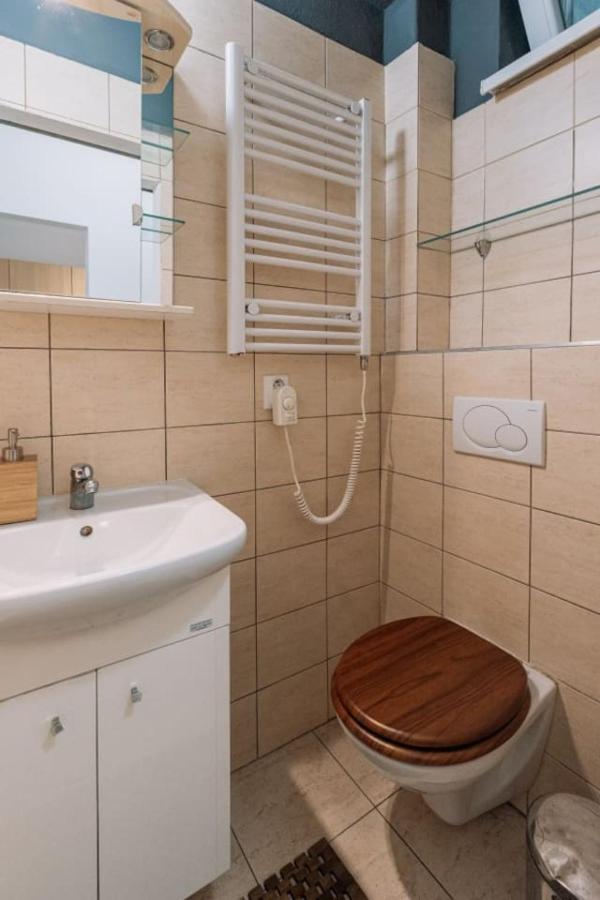 Stadiumside Studio Apartment Bratislava Exterior photo