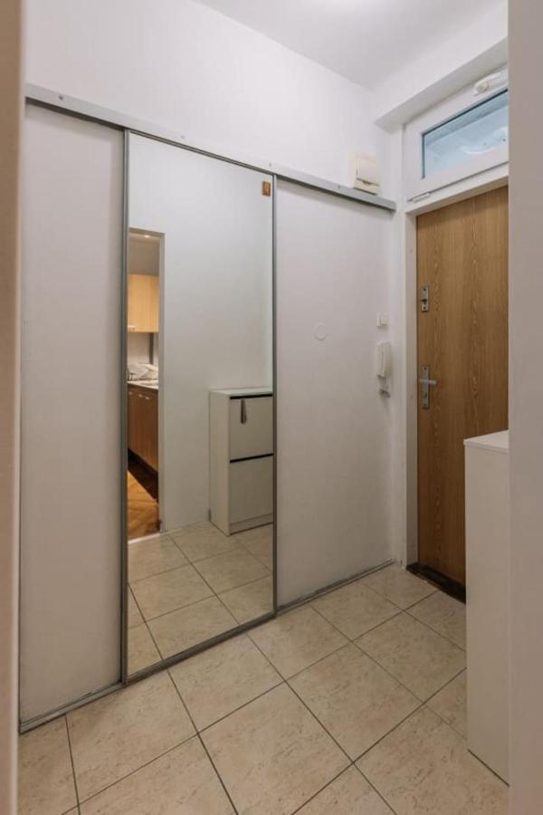Stadiumside Studio Apartment Bratislava Exterior photo
